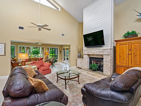 2nd image of 112 Point O Woods Dr
