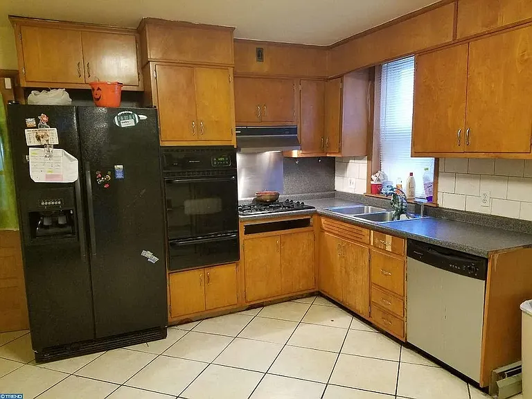 338 Adeline St — Photo 3