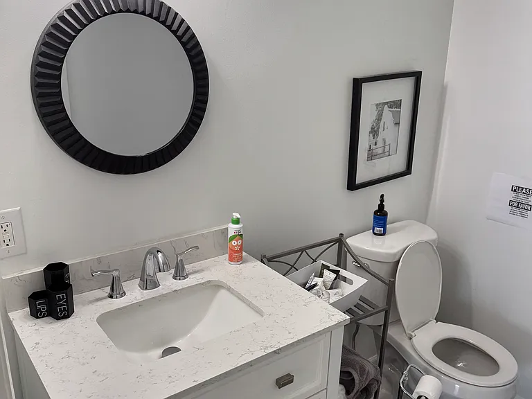28 Bay Ave — Photo 19