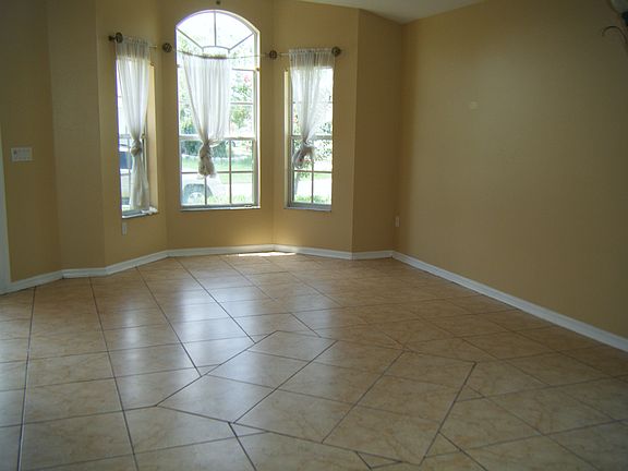 2nd image of 4928 Hook Hollow Cir