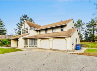 3341 Lake Dr SE, Grand Rapids, MI 49506