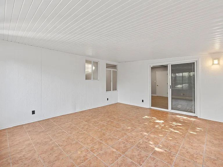 2506 Ardilla Ct — Photo 24