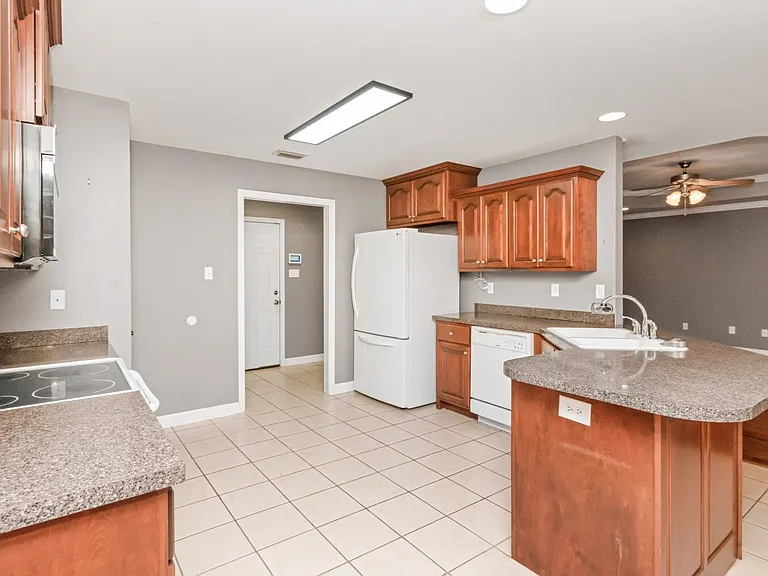 7130 Haleys Way — Photo 8