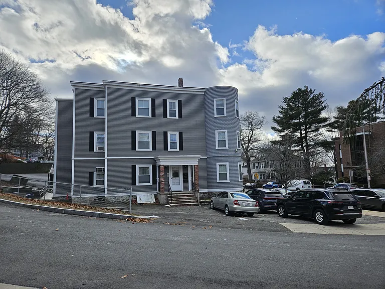 977 Main St #1 — Photo 2