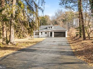 31 Montague Ave, Ewing, NJ 08628