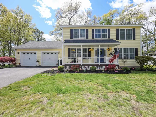 237 Stanton Street, Manchester, NH 03103