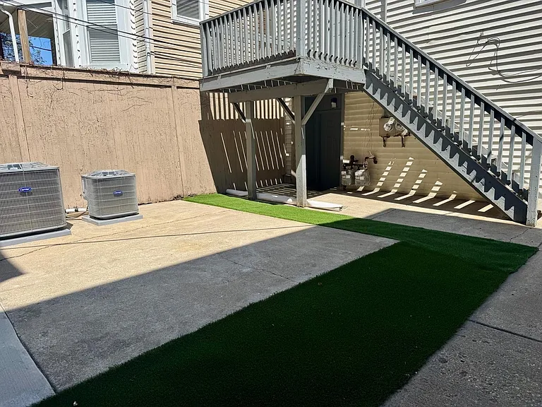 1709 N Maplewood Ave #3F — Photo 5