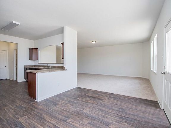 5th image of 10502 Pine Landing Dr