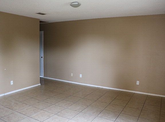 2nd image of 1011 E Dawson Ln