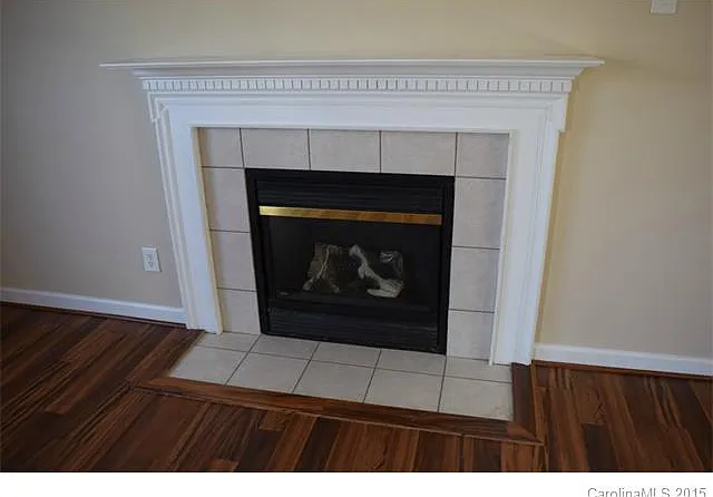 1405 Clooney Ln — Photo 11