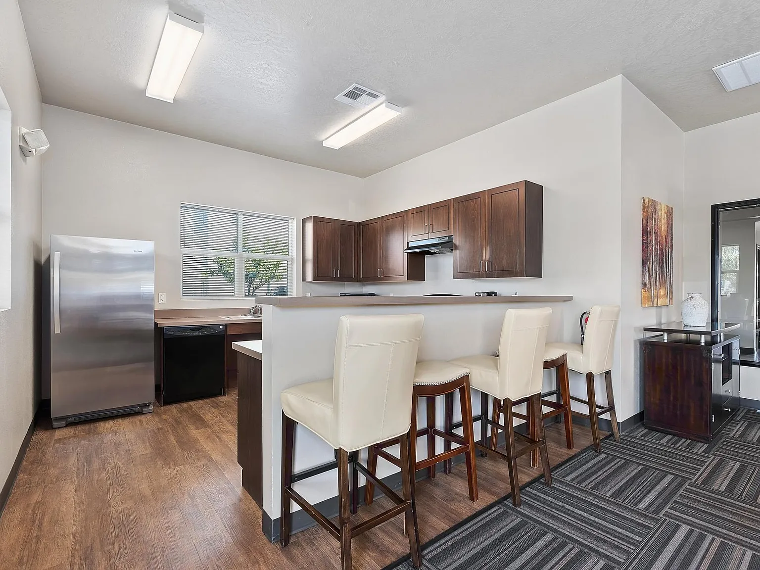 Aspen Creek Apartments — Photo 2