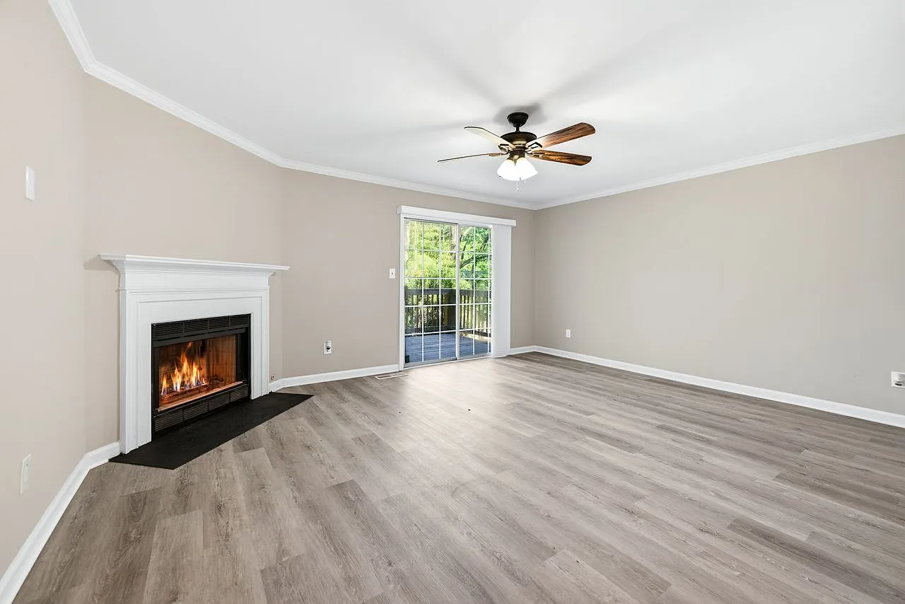 2 bed, 2.5 bath, 1162 sqft, $1,725 — Photo 3