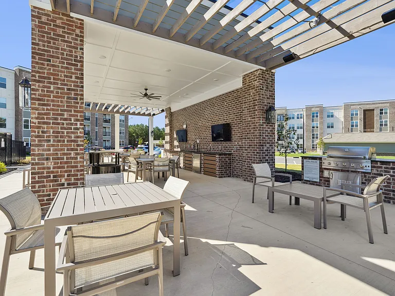 Elevate Riverview — Photo 36