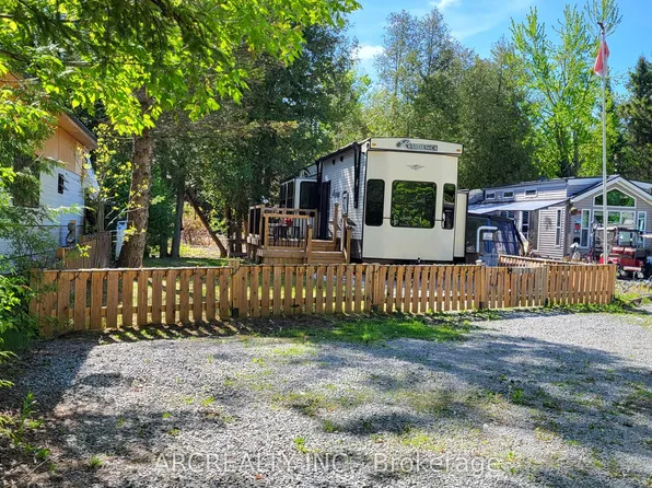 69 Horseshoe Cir, Georgina, ON L0E 1N0