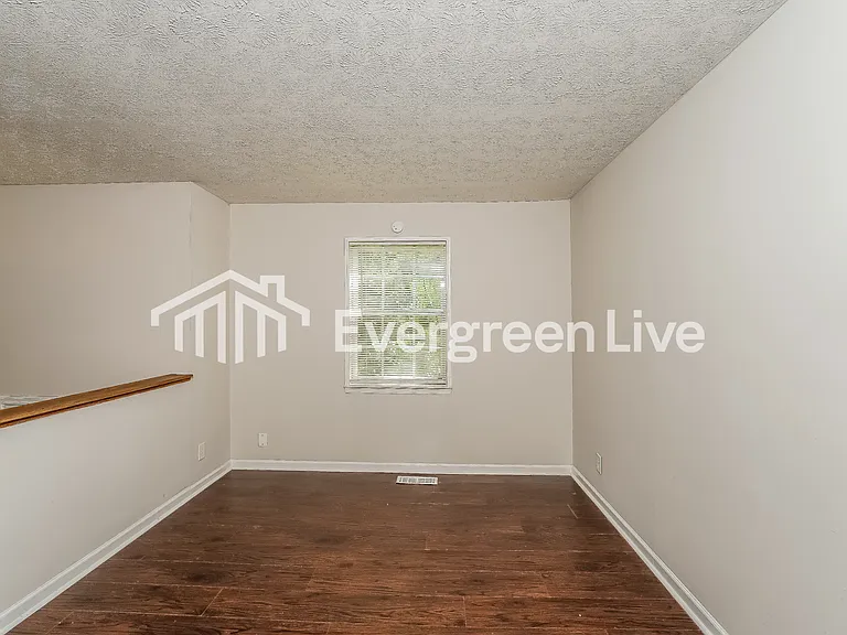 2525 Carmel Rd — Photo 2