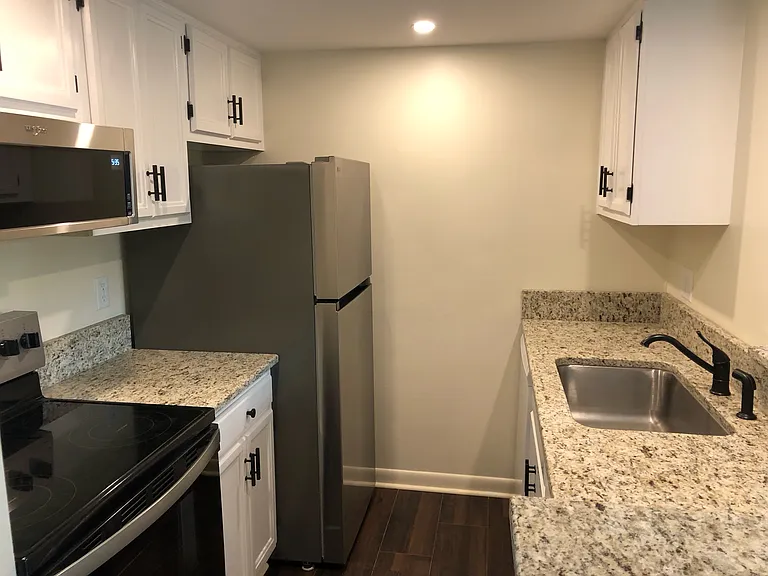 10 Pine Tree Rd #108 — Photo 8