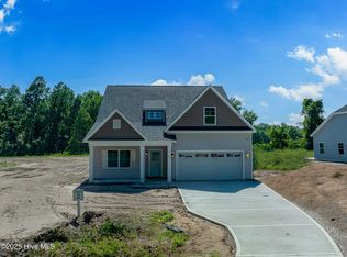 352 Hardison Rd, Holly Ridge, NC 28445