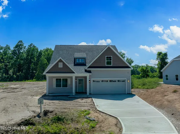 352 Hardison Road, Holly Ridge, NC 28445