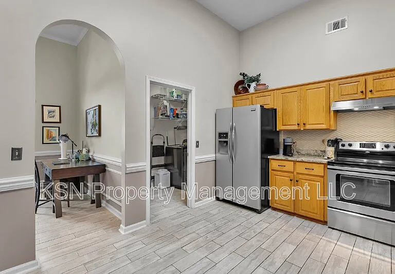 121 Tappan Zee Dr — Photo 12