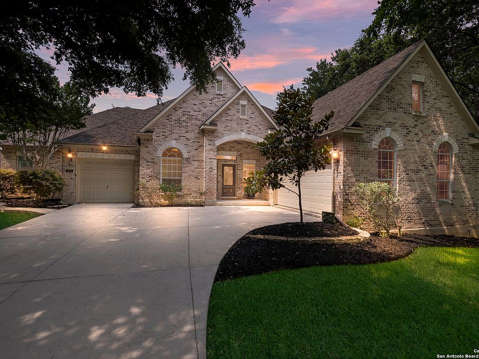 1st image of 402 CYPRESS TRL