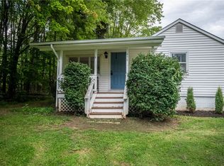 979 Buckeye Dr, Sharpsville, PA 16150