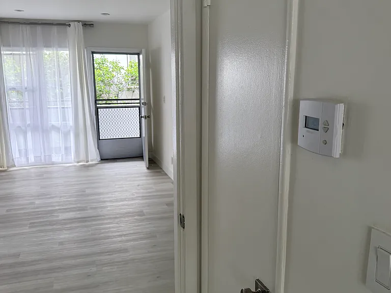 442 S Oakhurst Dr #4 — Photo 13
