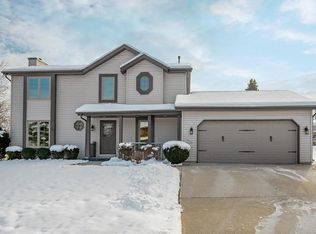 W233N6950 Salem DRIVE, Sussex, WI 53089