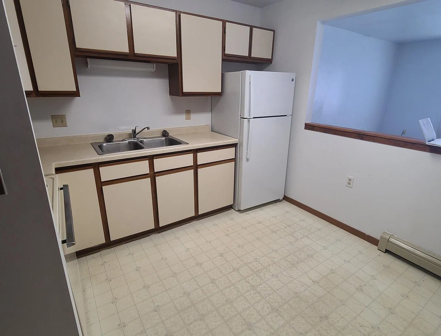 340 Center St — Photo 2