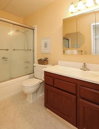 1st image of 1700 Civic Center Dr APT 307