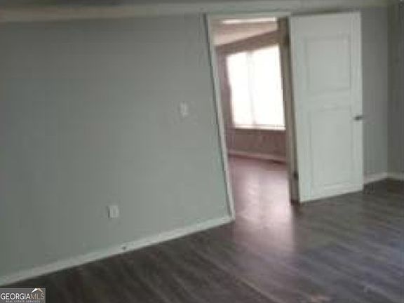 5th image of 5135 Hilltop Dr