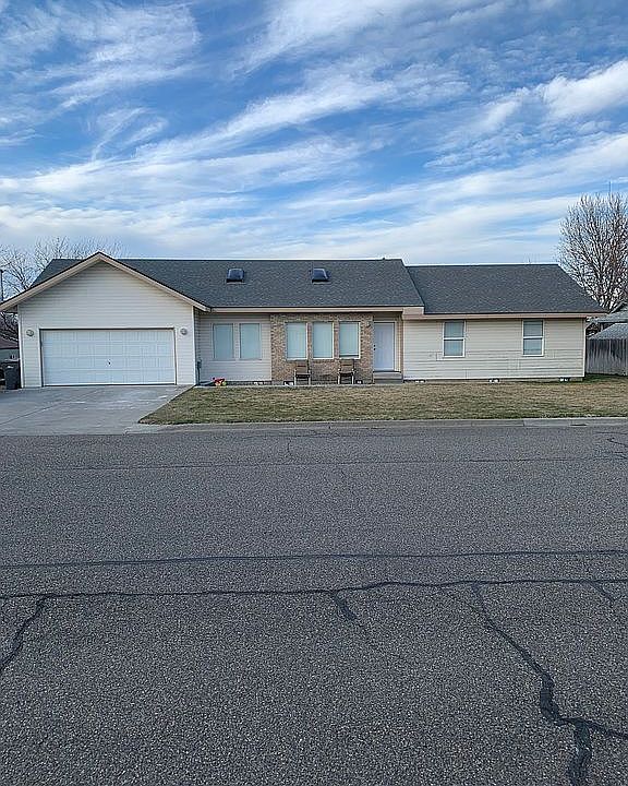 1st image of 2406 W 41st Ave