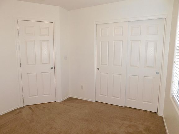 3rd image of 973 Medina De Leon Ave