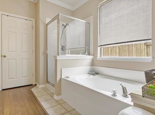 8111 Haybrook Dr, Pearland, TX 77089