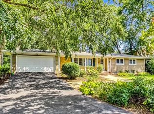 125 N Prospect Ave, Clarendon Hills, IL 60514