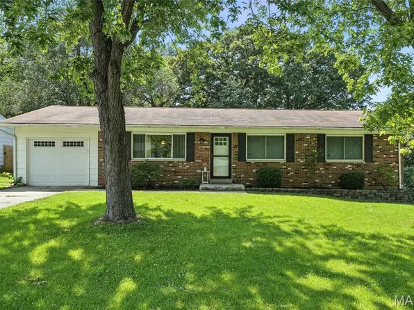 428 Sunset Ln, O'Fallon, MO 63366