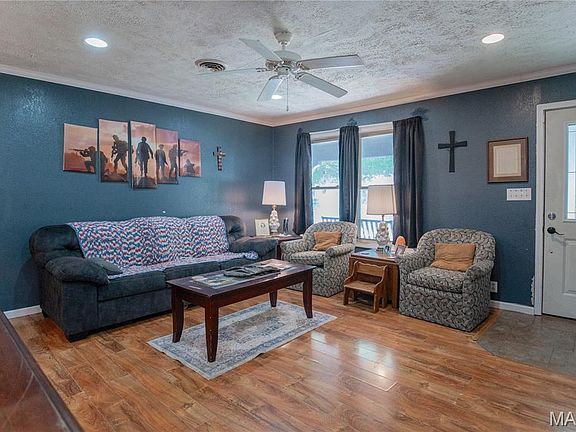 5th image of 606 N Charles Ave