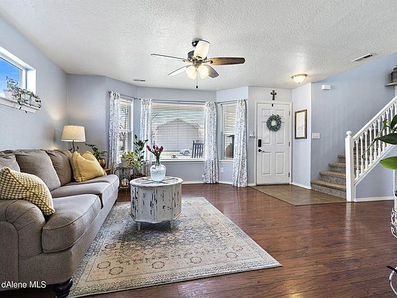 3rd image of 1573 N Tanzanite St
