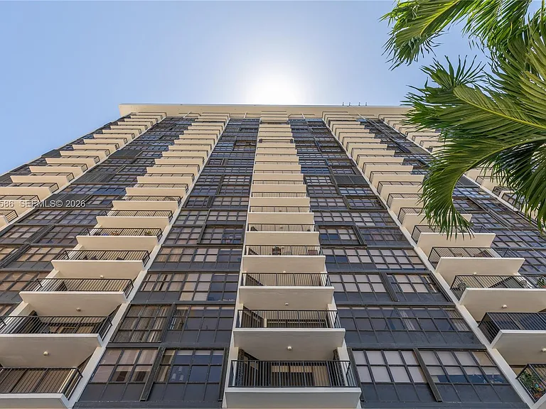 1901 Brickell Ave #B1903 — Photo 20