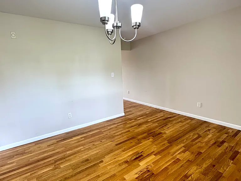 641 Hampton Way #B — Photo 11