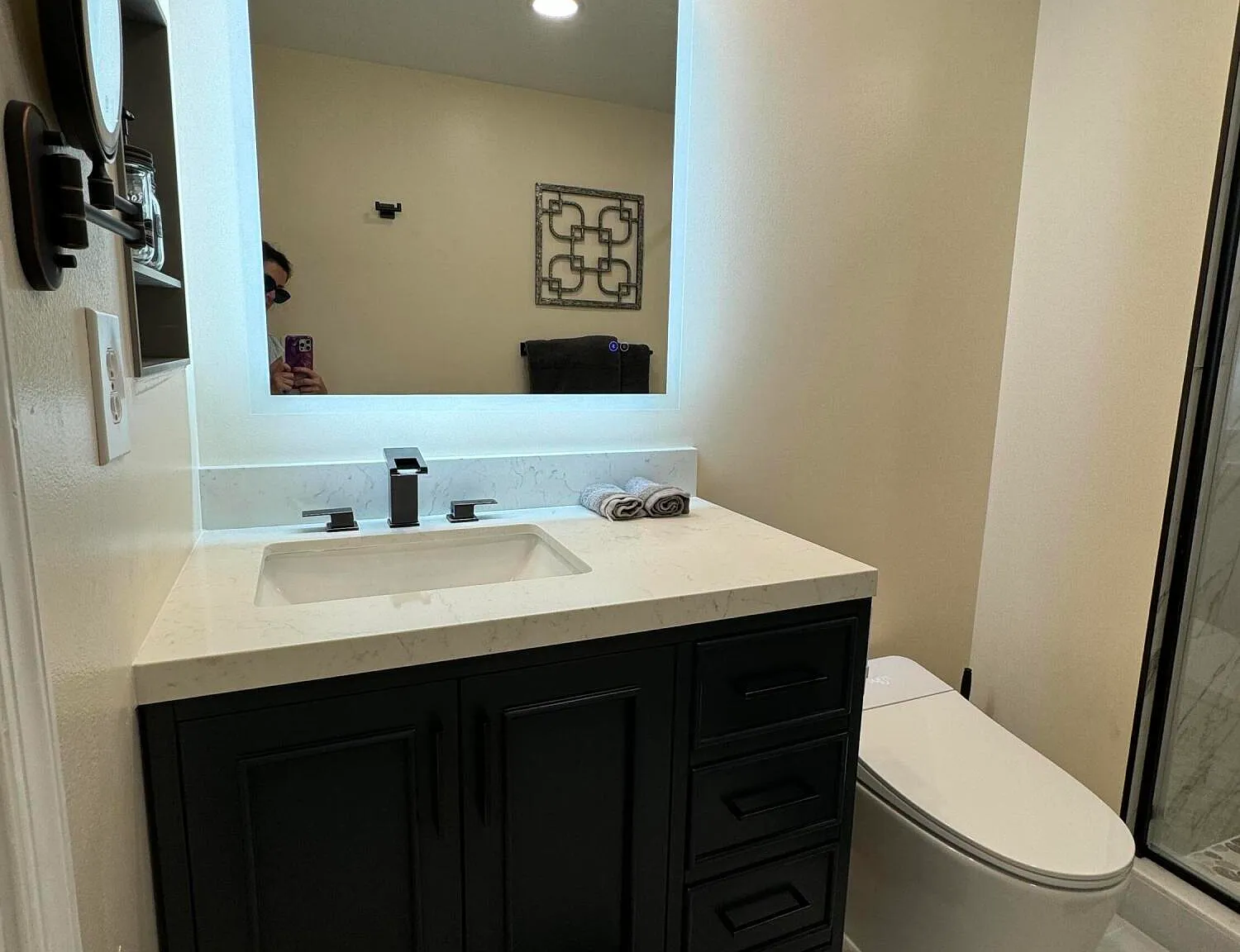 2 bed, 2.0 bath, 1100 sqft, $4,000 — Photo 3