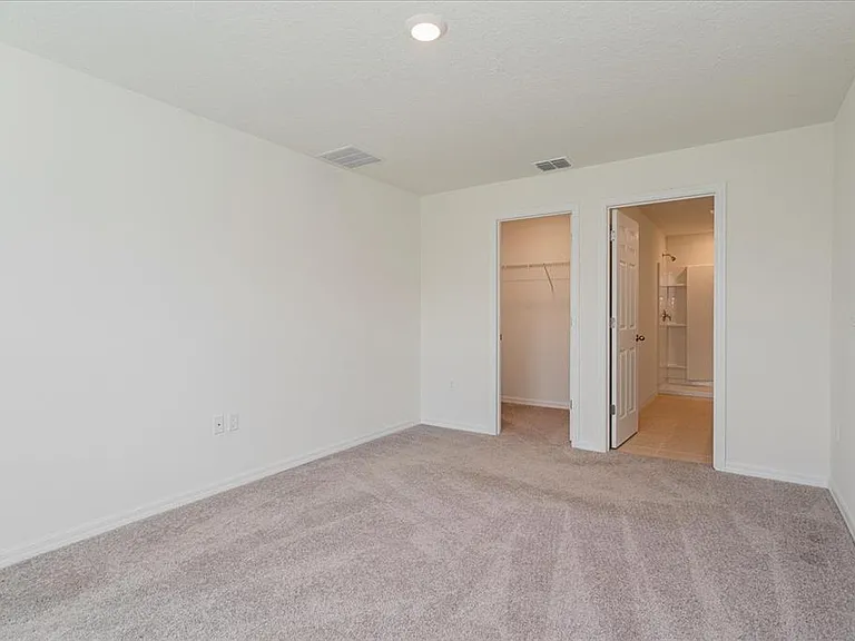 352 Towns Cir — Photo 11