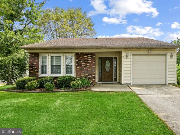102 Deep Hollow Cir, Columbus, NJ 08022