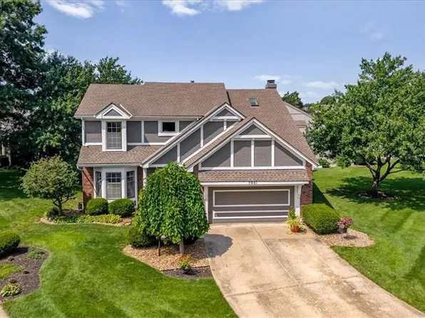 7901 W 152nd Ter, Overland Park, KS 66223