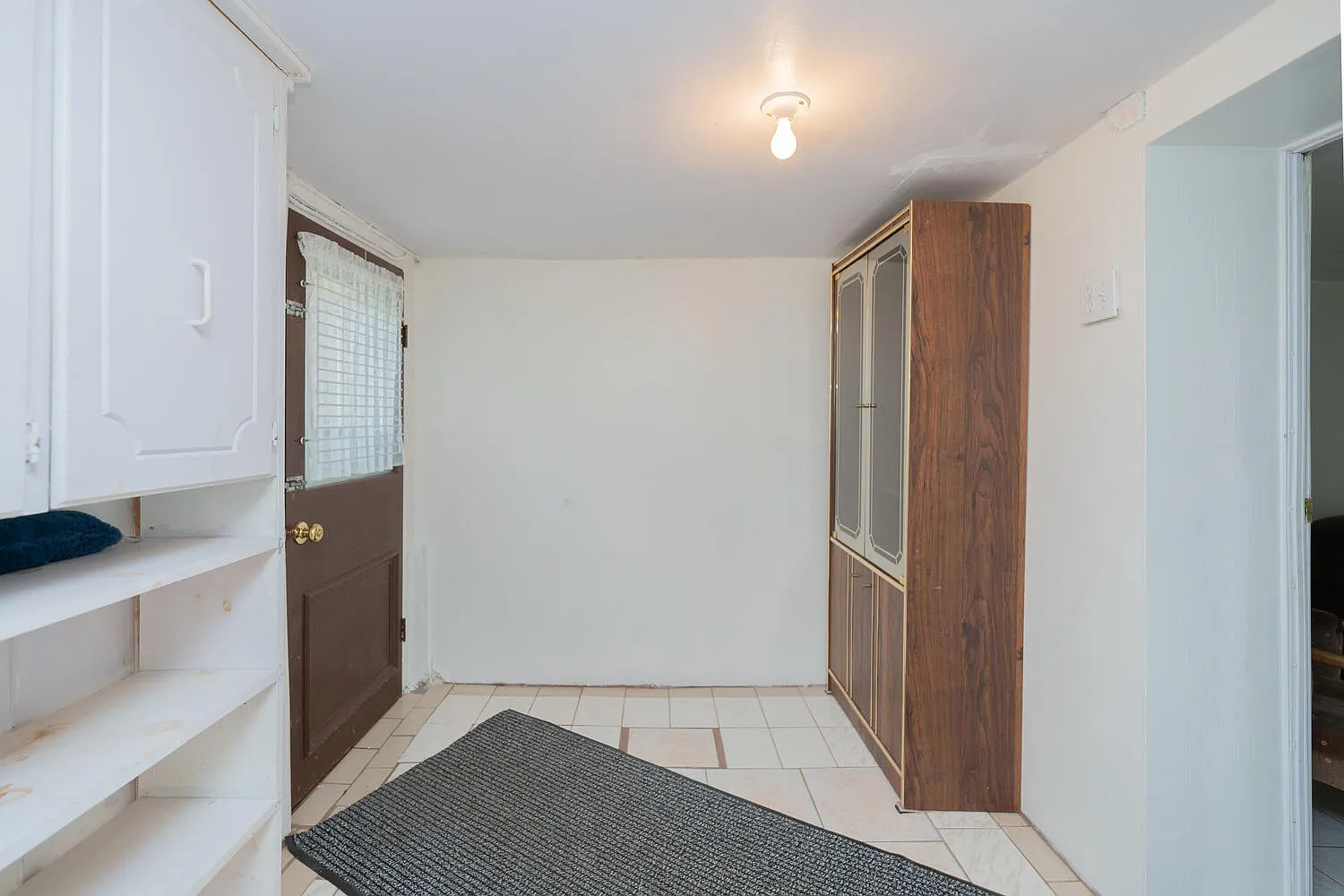 5 bed, 1500 sqft, $1,500 — Photo 4