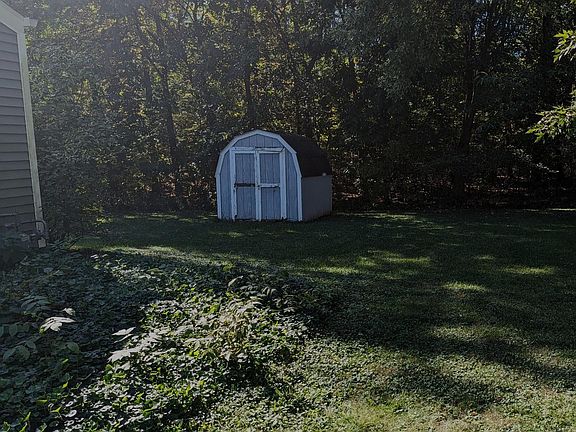 4th image of 903 Eastbrooke Dr