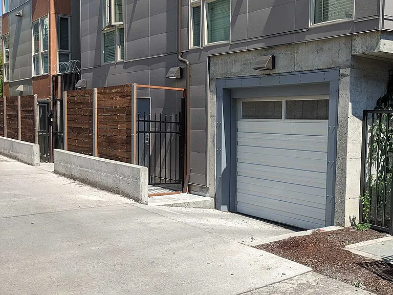 Lavender Apartments — Photo 11