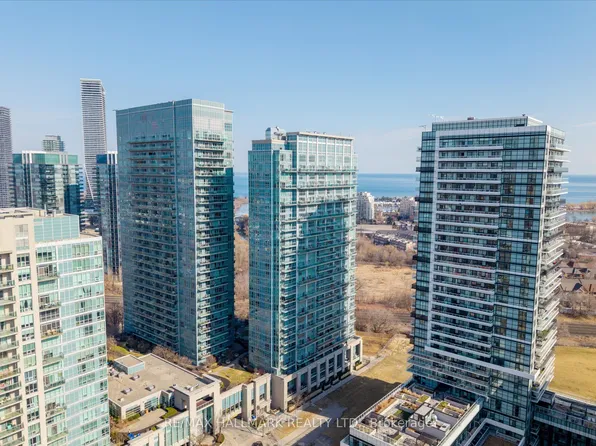 165 Legion Rd N #2331, Toronto, ON M8Y 0B3