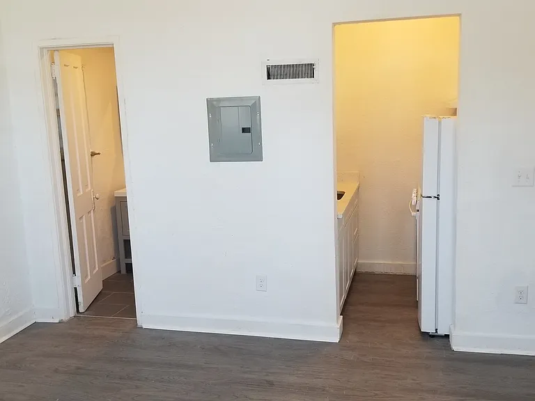 1263 N Clarkson St #3 — Photo 11