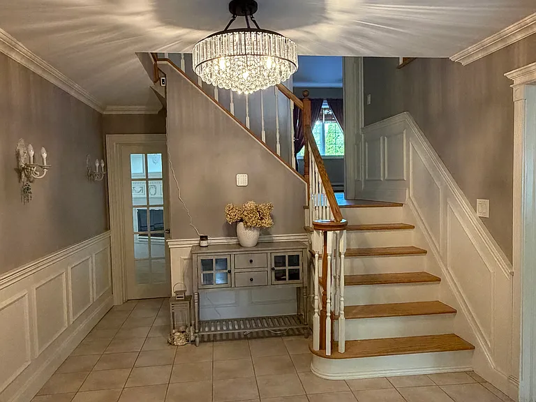 24 Arlington Ave — Photo 2