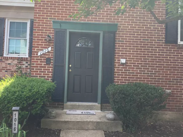 1016 Temple Ct, Sterling, VA 20164